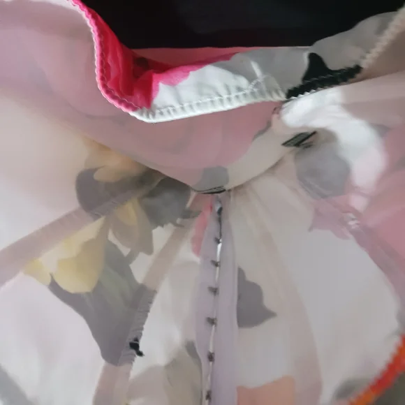 Women Floral Roses printed off shoulder puffer sleeves corset top - Picture 7 of 10